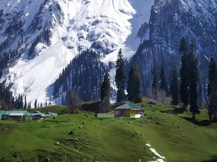 Visit Top 7 Places To Discover The Stunning Landscapes And Tranquility During Kashmir Trip From Kerala