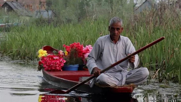 Best Tour Packages For Kashmir: Explore Kashmir Gardens And Lakes