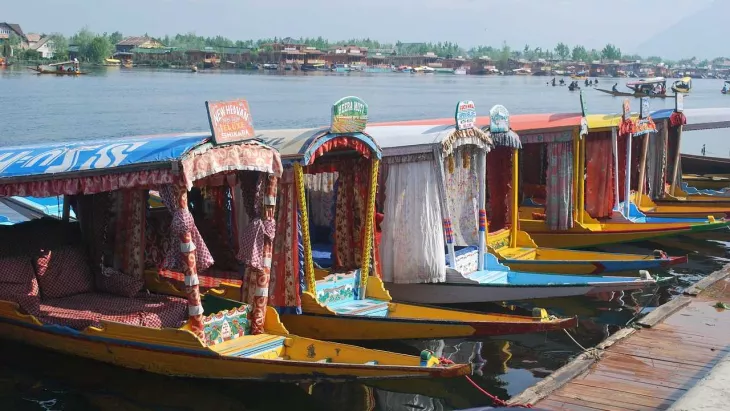 Srinagar Tours: A Best Guide To Srinagar Floating Markets