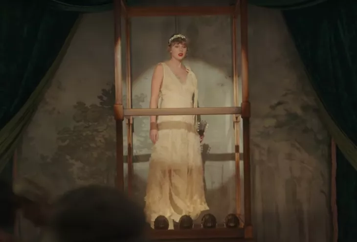 Taylor Swift Launches Evermore album